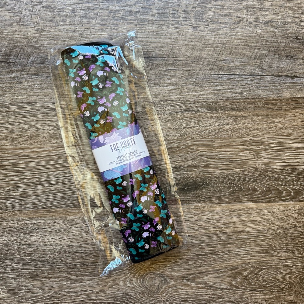 Fae Crate Exclusive Song of the Six Realms Seatbelt Covers